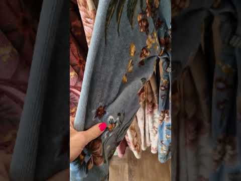 Hommikumantel Secret Garden White video