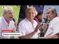 Feyenoord-icoon en stadionspeaker Peter Houtman sluit het seizoen fluitend af | NOS Sport