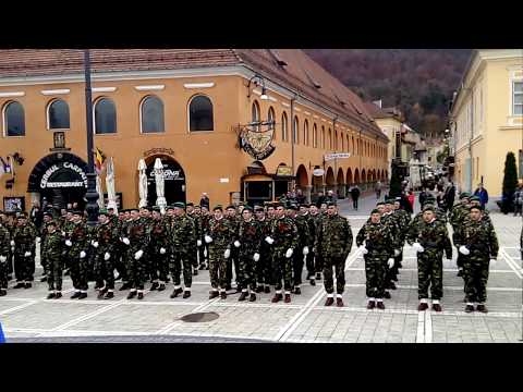 Treceți Batalioane Române Carpații - Defilare Vânători de Munte Brașov 2016