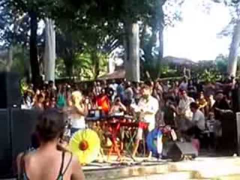 Marcelo Jenesi ao vivo "De Graça" na praça SP "Feito pra acabar" e "Felicidade"