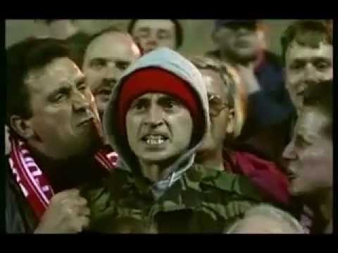 Robert Carlyle (LFC) provokes Man-Utd fans. TV-Series „Cracker“