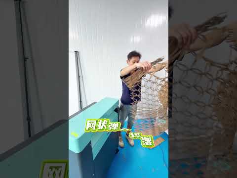 Waste cartons Cardboard Shredder is easy to Operate. Forward running,