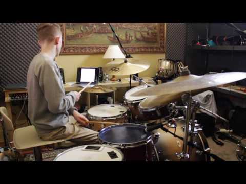 Robert 'Sput' Searight drum groove on "Thing Of Gold"