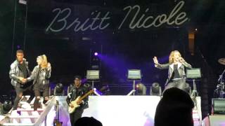 Britt Nicole - Fallin in Love (live at Winter Jam)