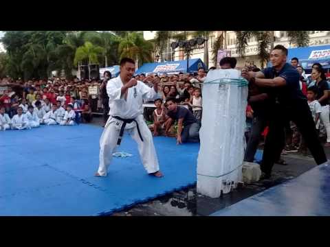 Sensei Artemio Mancol-Kyokushin Tameshiwari
