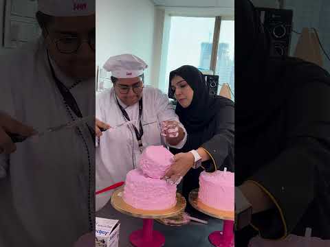 Students making their own tier cake #hkrshorts #hkrbakingacademy #hkrtrainings #whippedcreamcake