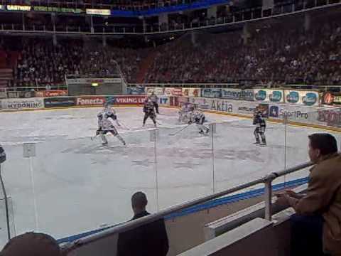 TPS-Lukko ottelusarjan 4 peli...  Tunnelma 4-1 maalin kohdalla.