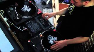 Video thumbnail for Novation // UK DMC Champion Blakey performs with Dicers by Novation