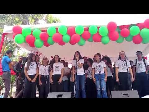 Con mis alumnos del colegio simón Bolivar de Villa de cura Aragua Venezuela 