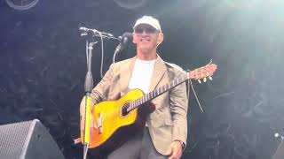 The Who’s Simon Townsend plays Brake The News solo with long intro live  @ Edinburgh Castle 8/7/2023
