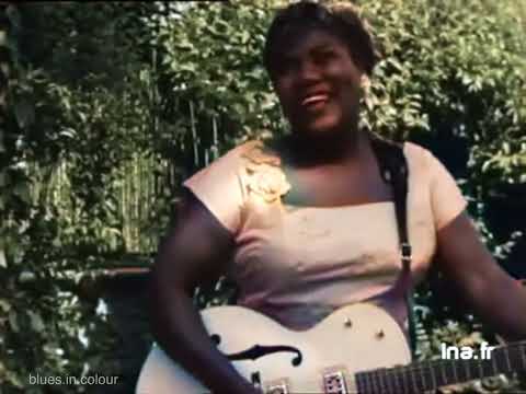 Sister Rosetta Tharpe - 'His Eye is on the Sparrow' live [Colourised] 1960