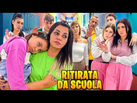 MAMMA LOREDANA VA A VIVERE IN UN ALTRA CITTÀ E PORTA VIA ILARY DA SCUOLA PER SEMPRE!