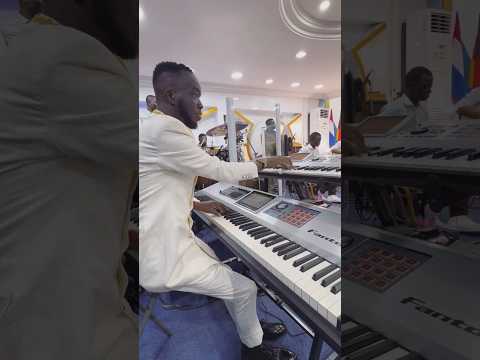 Akwaboah once again playing Church keyboard with full Energy #akwaboah