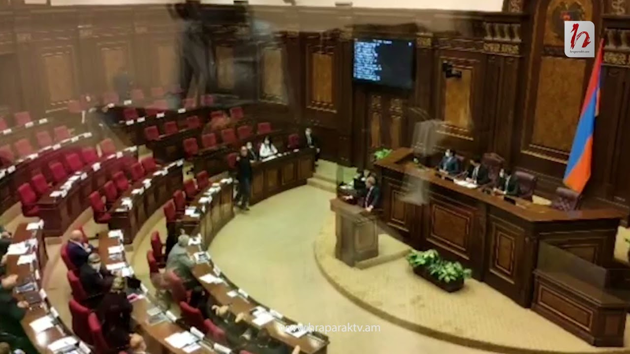 «Պատիվ ունեմ»-ը Փաշինյանի պատասխանը չլսած` ցուցադրաբար դուրս եկավ դահլիճից