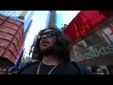 HasanAbi September 10, 2022 – IRL in NEW YORK CITY w/ Valkyrae, Blaustoise, Fuslie & more