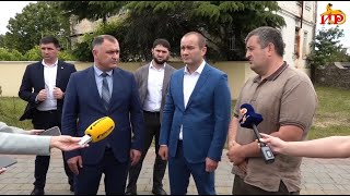 Президент Алан Гаглоев проинспектировал работы по благоустройству парка им. В. Хубулова в Цхинвале.