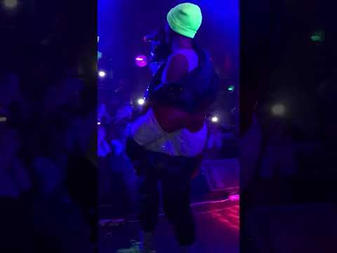 PENSÁNDOTE - FRONTUBE FT. ZEIFER (EN VIVO)