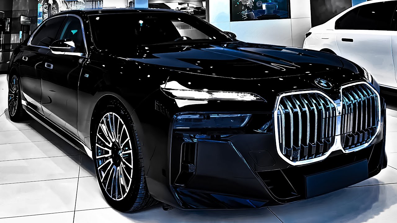 2025 BMW 7 Series - Brutal Luxury Future Tech Sedan, In-Detail