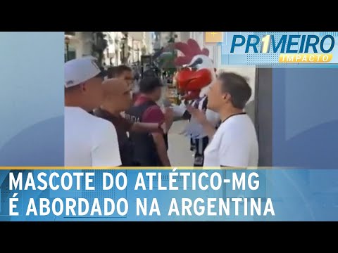 Mascote do Atlético-MG é abordado pela polícia em Buenos Aires | Primeiro Impacto (02/12/24)
