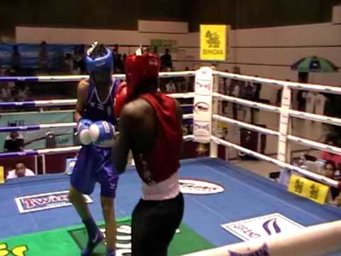 Apichet Seansit vs Abdulrahman, R-3.mpg