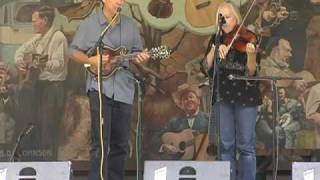 Laurie Lewis & Tom Rozum "Dixie Darlin'"