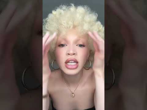 I’m a natural blonde if it’s not obvious 🧍🏼‍♀️ #afrohair #model #naturalhair #beauty #blonde