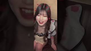 【パンチラ】気づいた時の表情。