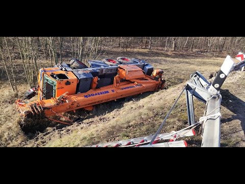 36 Tonnen schwerer Kran stürzt bei Oranienburg Böschung herunter