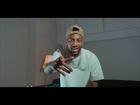 13 Kara - Phone Tel (Clip officiel)