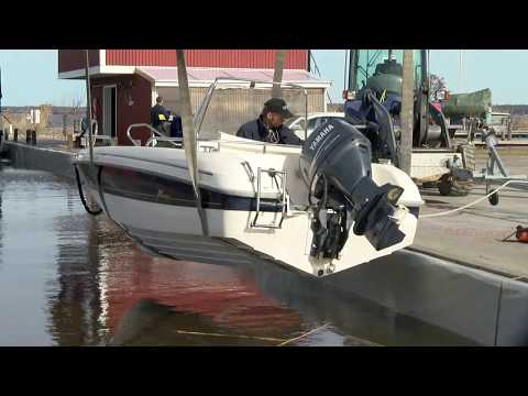 Båtliv i Kungsörs småbåtshamn - Västmanlands Television