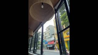 베트남의 활기찬 오후, 창밖으로 흐르는 하노이의 일상 🇻🇳 #베트남여행 #하노이 #카페뷰 #해외여행 #랜선여…
