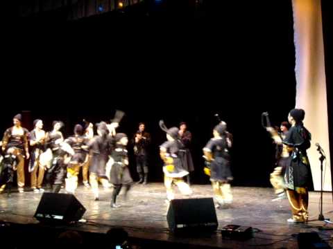 Georgians in Athens(Greece)... amazing folk dance...