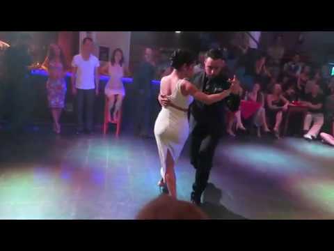  Jonathan Saavedra  and  Clarisa Aragon  are  dancing  to  the  vals  "  Recuerdo  "  by  Ricardo Tanturi  in  2020