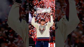 Marie-Philip Poulin et la Victoire de Montréal soulèvent la Coupe Walter pour la première fois ????