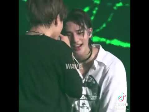 Hyunjin and Han singing Wish you back.