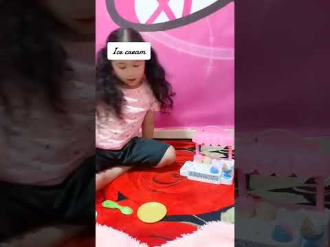 Adeeva membuat Ice Cream