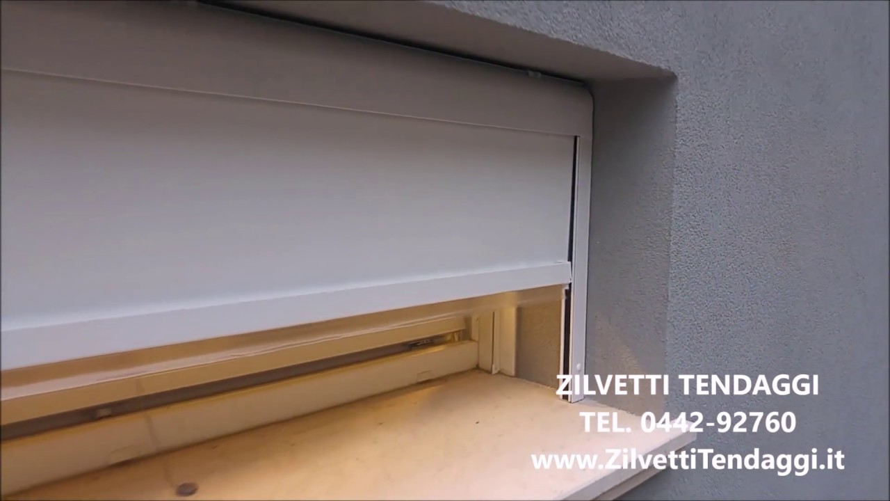 TENDE A RULLO OSCURANTI PER FINESTRE SENZA SCURI BALCONI TAPPARELLE ZILVETTI TENDAGGI