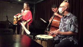 Video thumbnail for Vic Firth Heritage Brushes Von Baron Performance - DRUMMING BRUSHES by VON BARON'S JAZZ DRUM SCHOOL