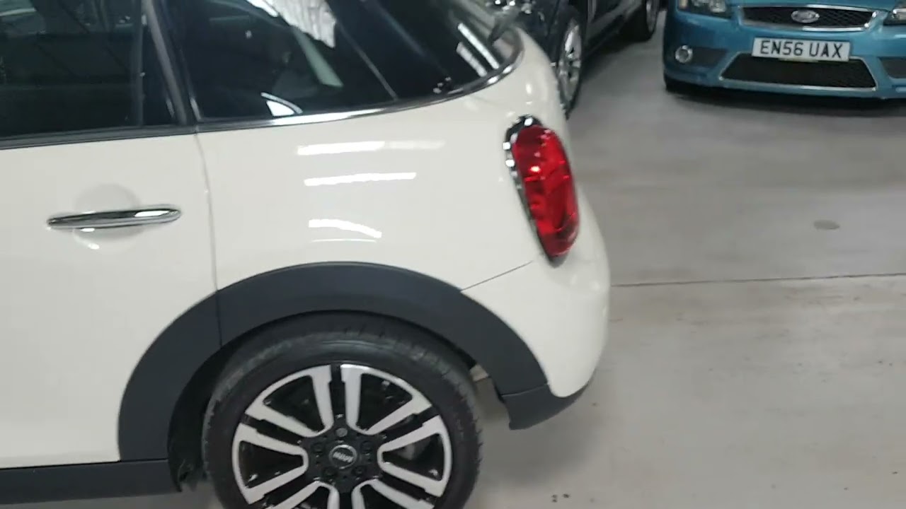 YD68OGV MINI COOPER 5 DOOR