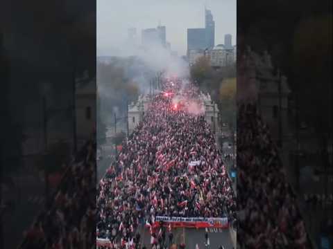 Massive Polish nationalist march for Poland Independence day. 100,000 march through Warsaw. #1111