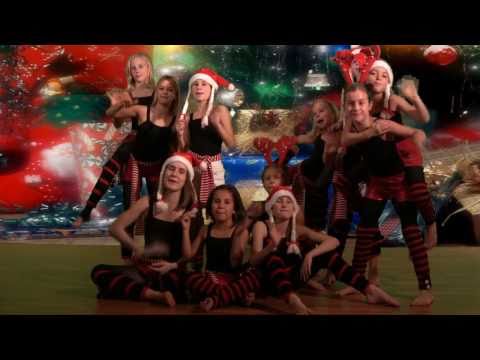 Christmas Songs Crazy Elf Dance - Mariah Carey - Miley Cyrus - Chipmunks Hula Hoop