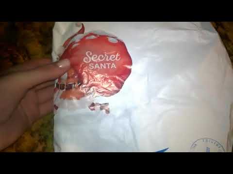 download lagu mp3 mp4 Secret Santa Ge, download lagu Secret Santa Ge gratis, unduh video klip Secret Santa Ge