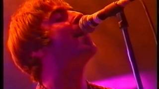 Oasis live: The swamp song, Acquiesce, Supersonic.