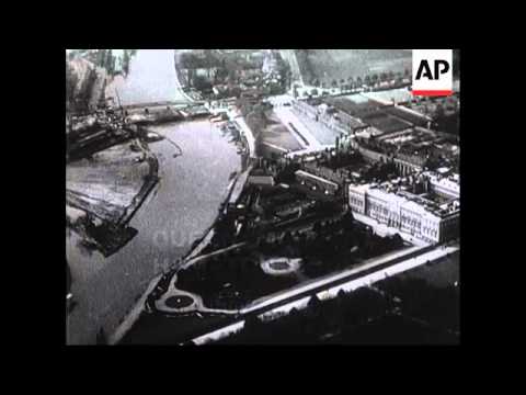 Garden Party At Hampton Court Palace