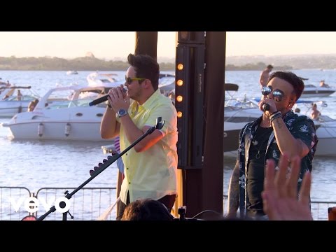 Matheus & Kauan - A Rosa E O Beija-Flor - Na Praia Ao Vivo