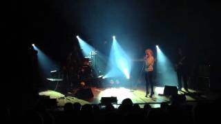 Chisu Kerrasta poikki Live @ Tapiola 22.11.2011