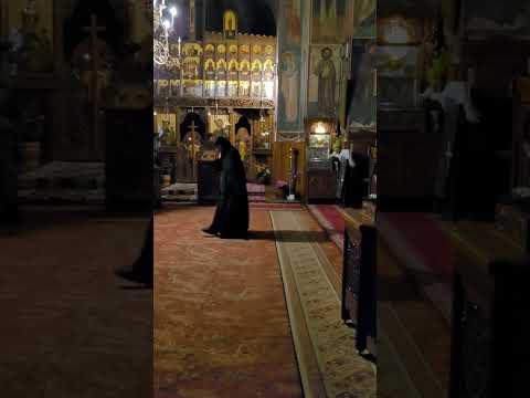 O cântare magnifică pur și simplu! Măicuțele de la Mănăstirea Râmeț - Doamne strigat-am către Tine