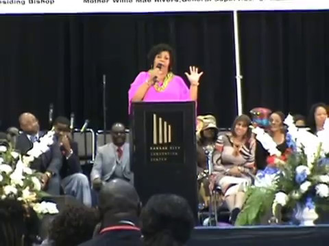 Chrystal Rucker sings at AIM in Kansas City