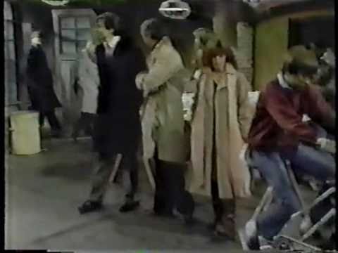 GH  Rick & Lesley ~02-01-82~ Lesley Finds Laura's Purse
