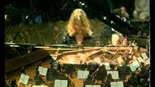 Gabriela Montero improvises on Rachmaninoff's third piano concerto in the style of a tango